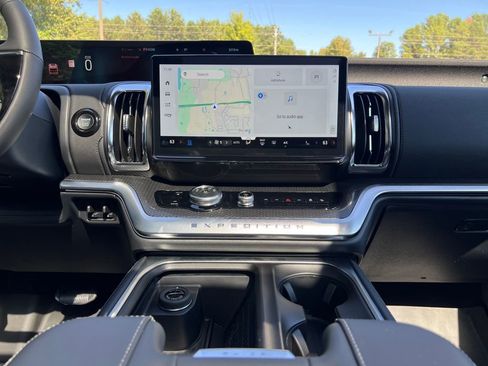 New 2025 Ford Expedition Platinum w/ Stealth Performance Package image 28