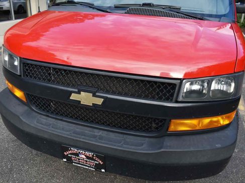 Used 2020 Chevrolet Express 2500 RWD image 61