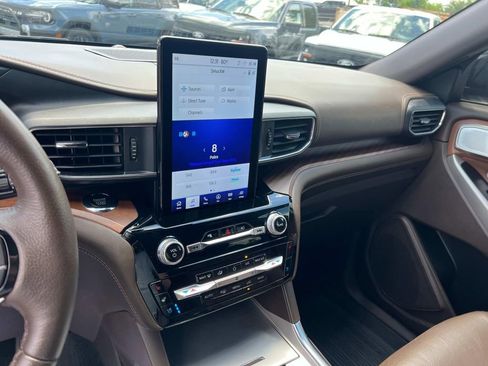 Certified 2022 Ford Explorer King Ranch w/ Premium Technology Package image 29