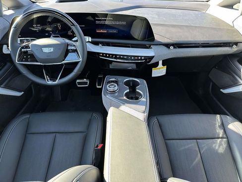 New 2025 Cadillac Optiq Sport 2 w/ LPO, ONYX Package image 18