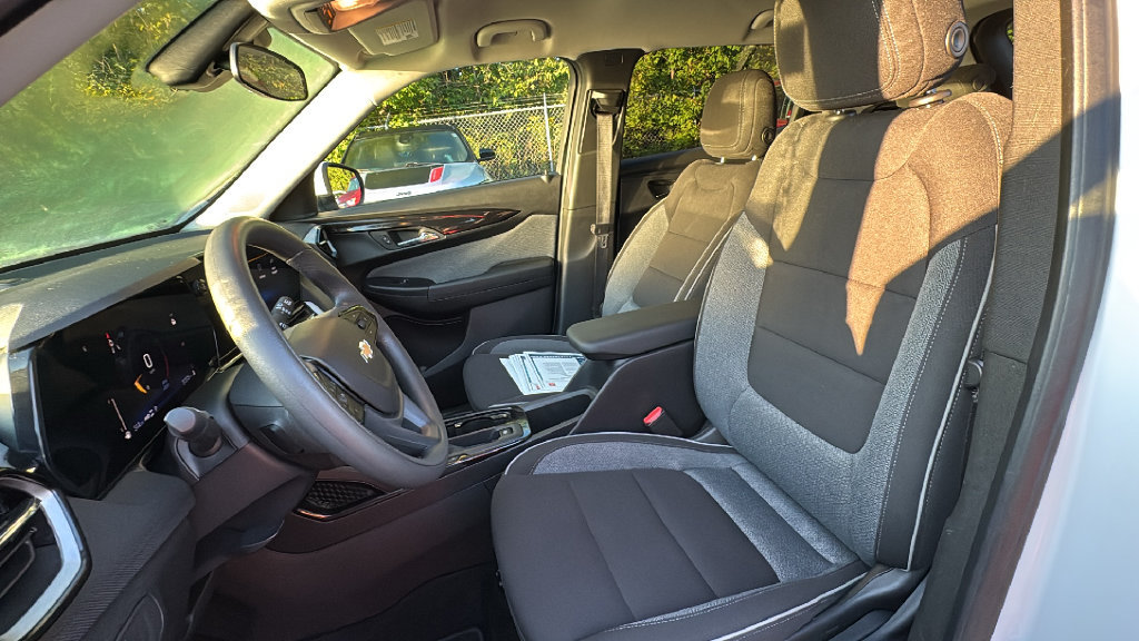 Used 2025 Chevrolet TrailBlazer LT AWD/4WD image 10