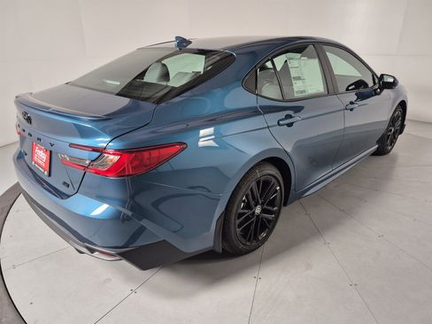 New 2026 Toyota Camry Hybrid image 4