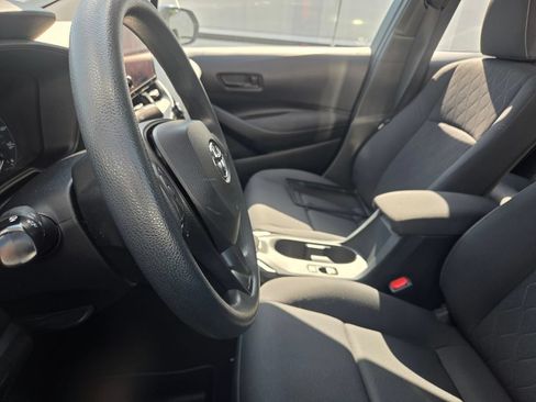 Used 2023 Toyota Corolla LE FWD image 5