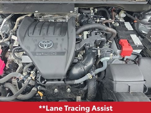 Used 2024 Toyota Highlander LE image 11