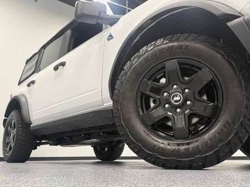Certified 2024 Ford Bronco Black Diamond AWD/4WD image 3