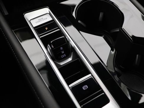 Used 2025 Volkswagen Atlas Cross Sport SE image 26