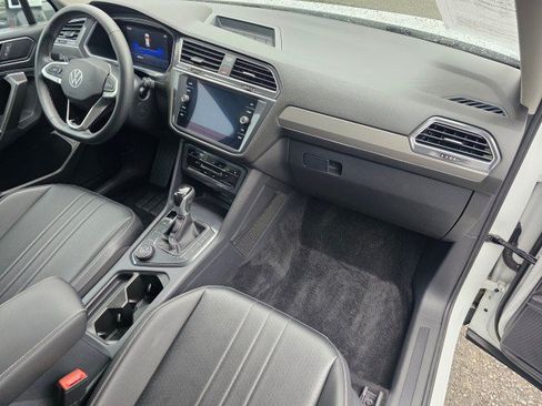 Certified 2022 Volkswagen Tiguan SE AWD/4WD image 11