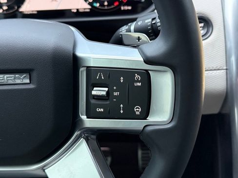 Used 2024 Land Rover Discovery Dynamic SE image 20