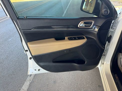 Used 2017 Jeep Grand Cherokee Limited 75th Anniversary image 10