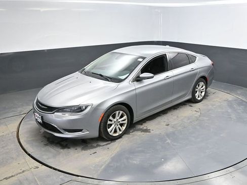 Used 2015 Chrysler 200 Limited w/ Convenience Group image 24