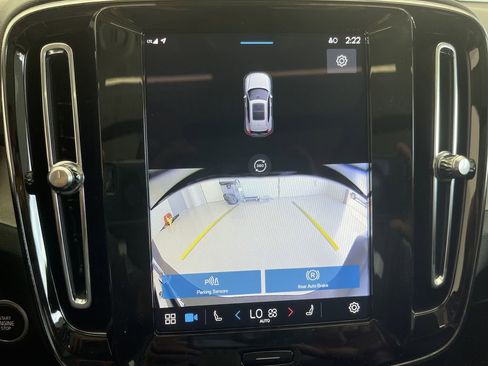 Used 2024 Volvo XC40 B5 Ultimate image 13