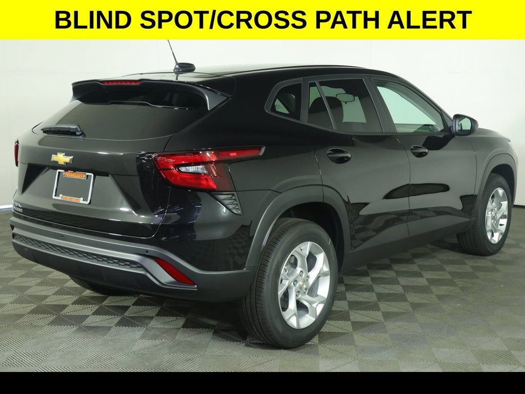 New 2026 Chevrolet Trax LS w/ LS Convenience Package FWD image 7