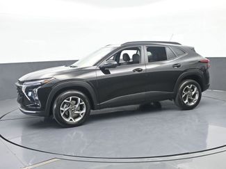 Used 2025 Chevrolet Trax LT w/ Driver Confidence Package FWD video 2