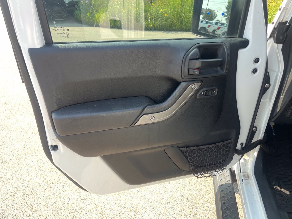 Used 2015 Jeep Wrangler Unlimited Sport w/ Quick Order Package 24S AWD/4WD image 12