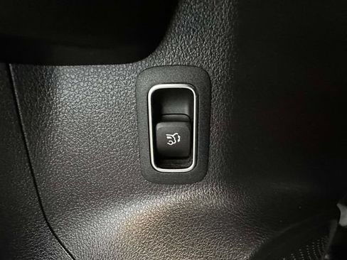 Certified 2022 Mercedes-Benz GLA 250 4MATIC image 26
