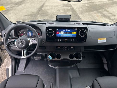 New 2026 Mercedes-Benz Sprinter 2500 image 12