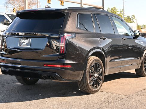 Used 2024 Cadillac XT6 Sport w/ LPO, Onyx Lite Package image 11