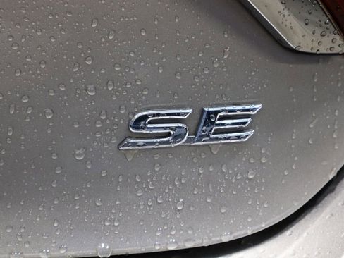 Used 2017 Toyota Camry SE image 36