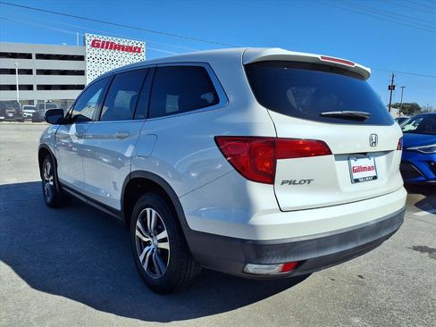 Certified 2017 Honda Pilot EX image 3