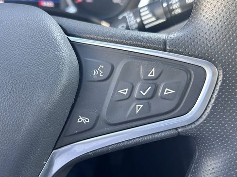 Used 2022 Chevrolet Equinox LS w/ LS Convenience Package FWD image 36
