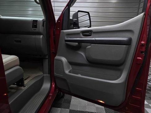 Used 2016 Nissan NV 3500 SL RWD image 29