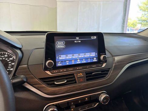 Certified 2025 Nissan Altima 2.5 SV FWD image 23
