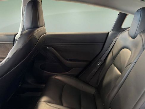 Used 2019 Tesla Model 3 Standard Range Plus image 16
