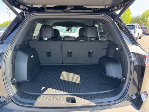 New 2026 Chevrolet Equinox RS w/ Convenience Package III FWD image 7