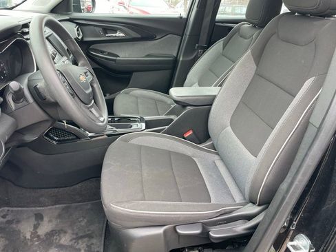 Used 2023 Chevrolet TrailBlazer LS image 6