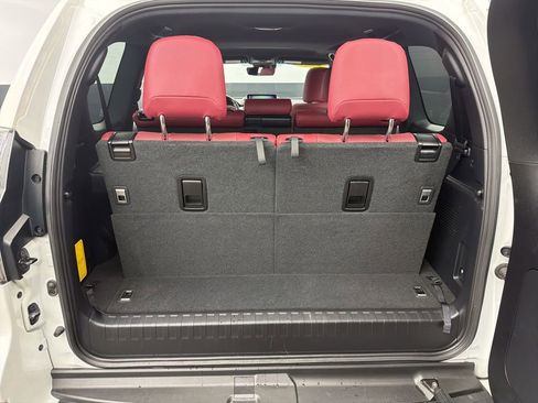 Used 2023 Lexus GX 460 Premium w/ Premium Package image 40