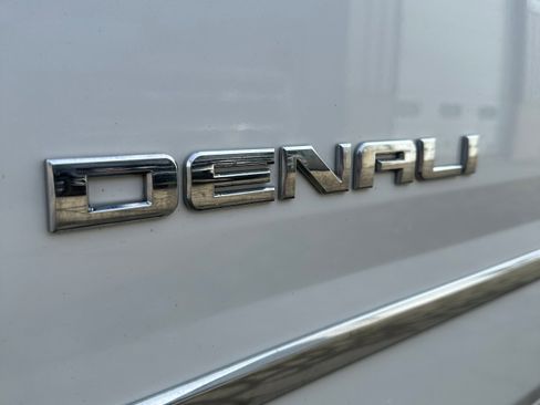 Used 2019 GMC Yukon Denali w/ Denali Ultimate Package AWD/4WD image 39