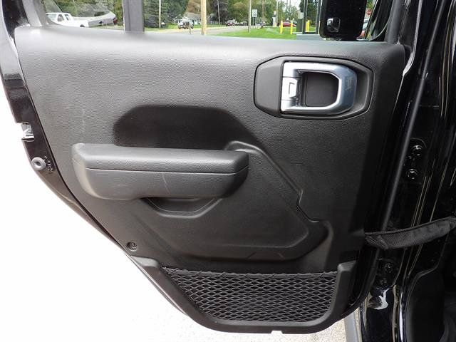 Used 2024 Jeep Gladiator Sport AWD/4WD image 28