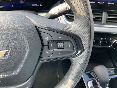 Used 2025 Chevrolet Trax LT image 27