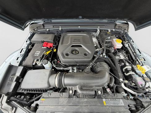 Used 2026 Jeep Wrangler Unlimited Sahara AWD/4WD image 23