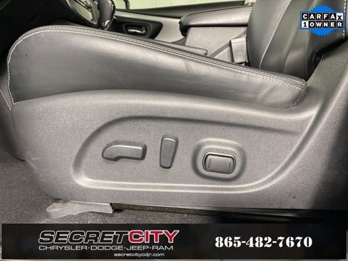 Used 2022 Nissan Murano SV w/ SV Midnight Edition Package image 13