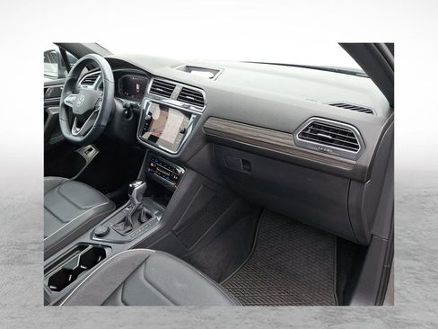 Used 2023 Volkswagen Tiguan SEL R-Line AWD/4WD image 12