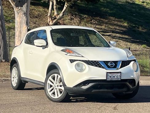 Used 2015 Nissan Juke S image 1