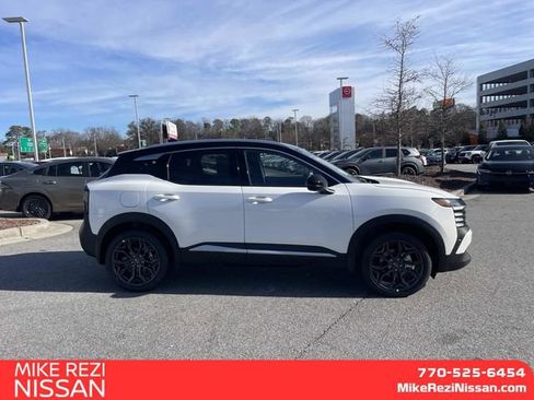 New 2026 Nissan Kicks SR w/ SR Premium Package AWD/4WD image 2