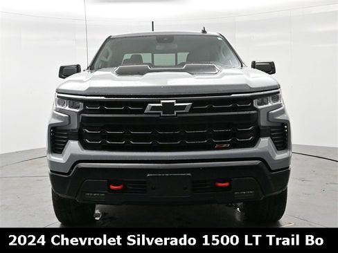 Used 2024 Chevrolet Silverado 1500 LT Trail Boss w/ Convenience Package II image 2