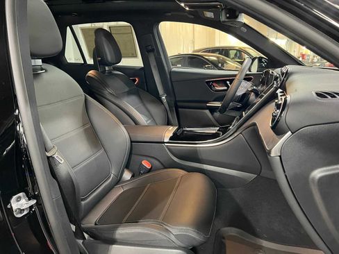 Used 2026 Mercedes-Benz GLC 300 4MATIC image 12