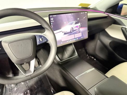 Used 2026 Tesla Model Y 2WD image 18