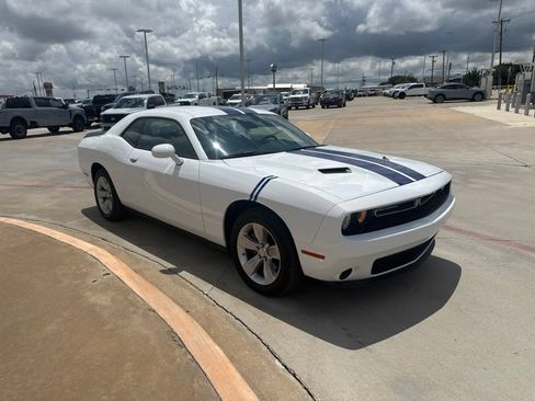 Used 2023 Dodge Challenger SXT RWD image 3