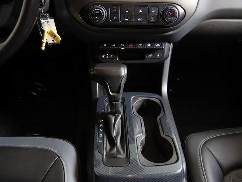 Used 2021 Chevrolet Colorado Z71 w/ Safety Package image 15