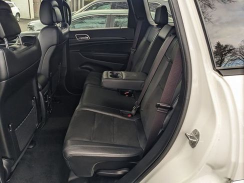 Certified 2022 Jeep Grand Cherokee Laredo X image 9