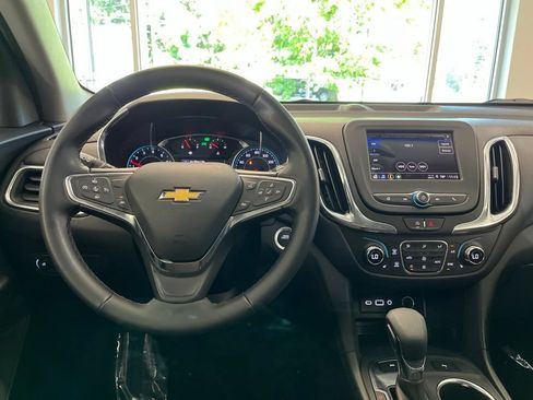 Used 2024 Chevrolet Equinox LT AWD/4WD image 18