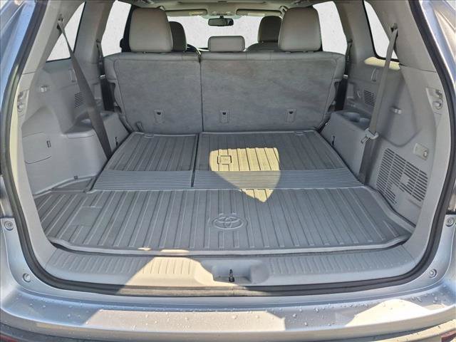 Used 2016 Toyota Highlander XLE AWD/4WD image 6