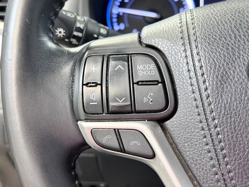 Used 2018 Toyota Highlander XLE FWD image 42
