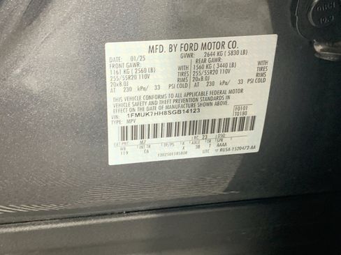 Used 2025 Ford Explorer Platinum RWD image 12