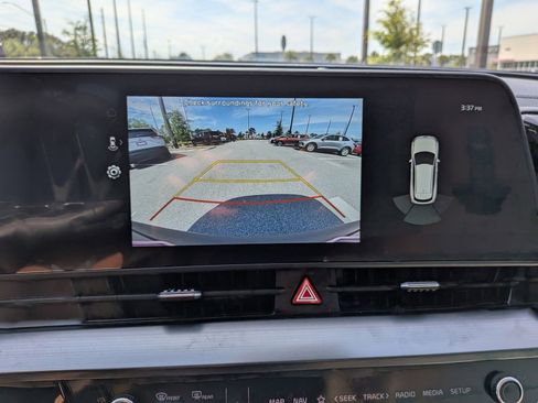 Used 2025 Kia Sportage EX AWD/4WD image 15