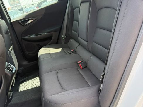 Used 2021 Chevrolet Malibu LT FWD image 10